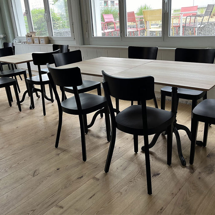 Neue Tische und Stühle für AVC in Safnern