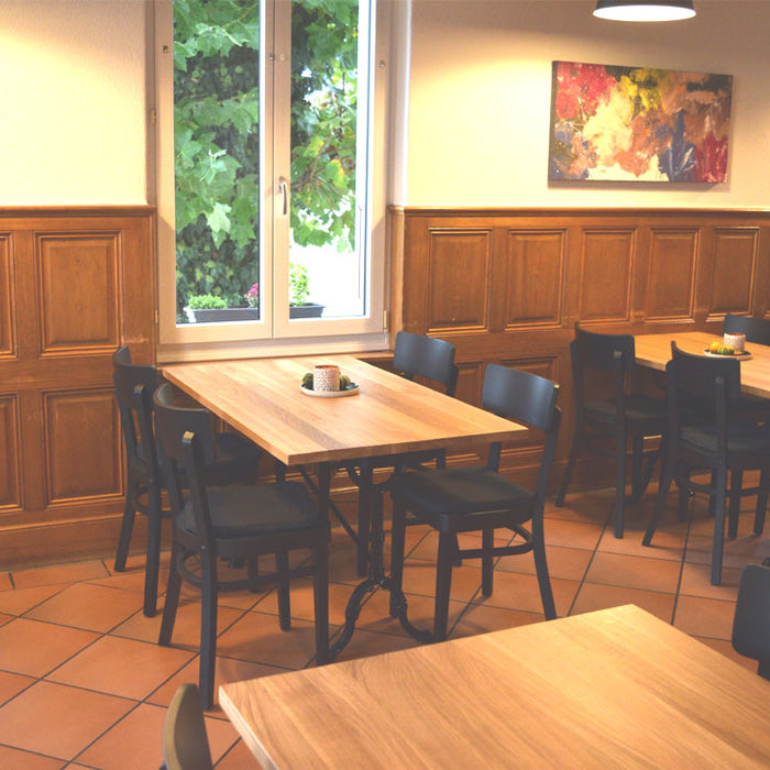 Neue Tische und Stühle für’s Stärnepintli