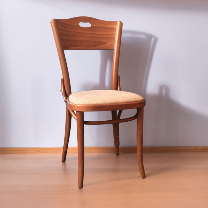 Neue Stühle für das Weisse Kreuz in Lyss