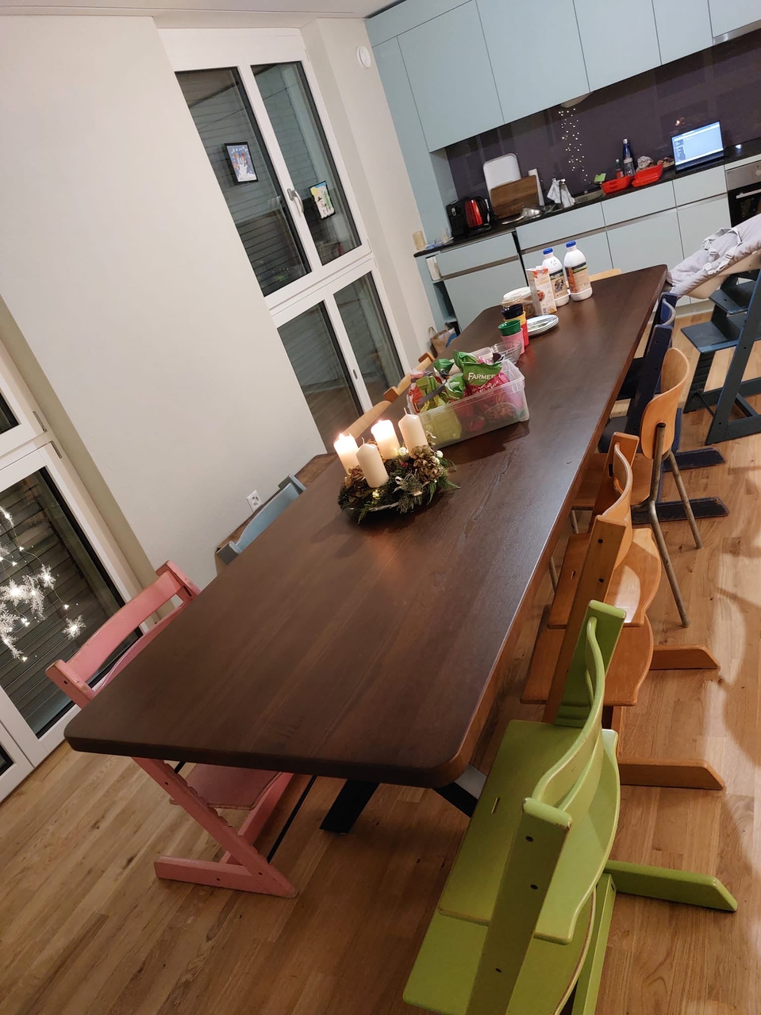 Tisch für das Kinderheim Amitola