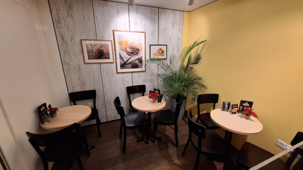Beizentisch und Cuckoo Ice Cream
